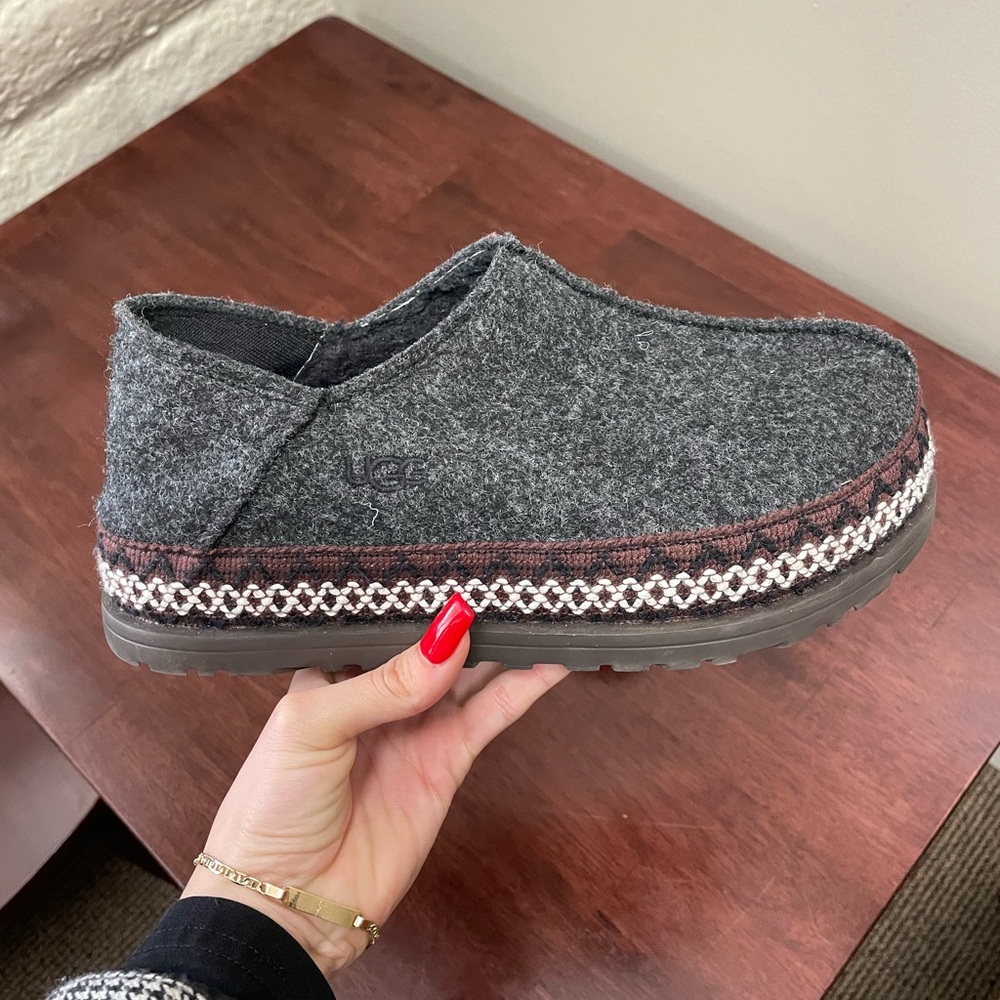 UGG REFELT TASMAN BRAID SLIP ON BLACK